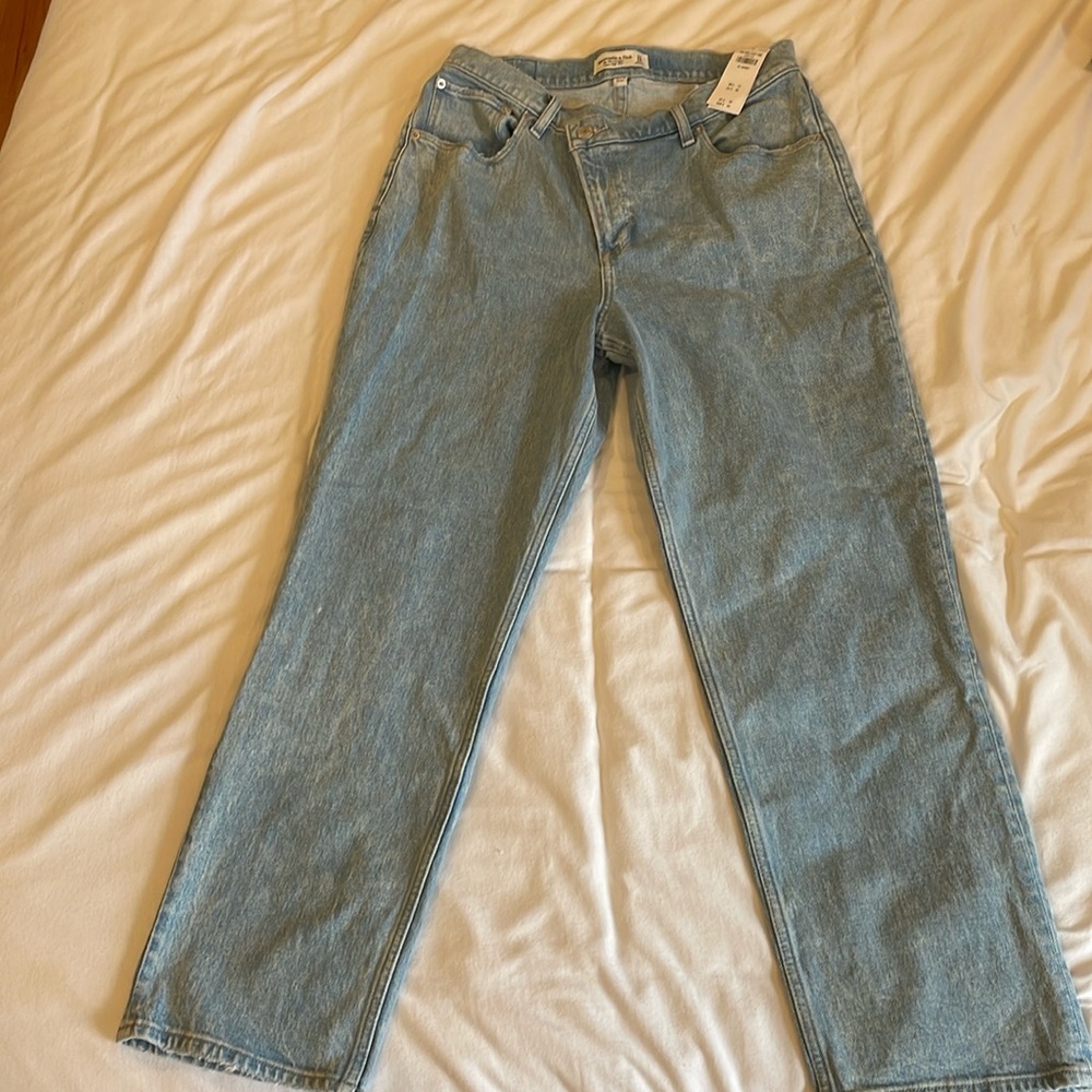 Abercrombie & Fitch The 90s straight ultra high rise crossover waist jeans